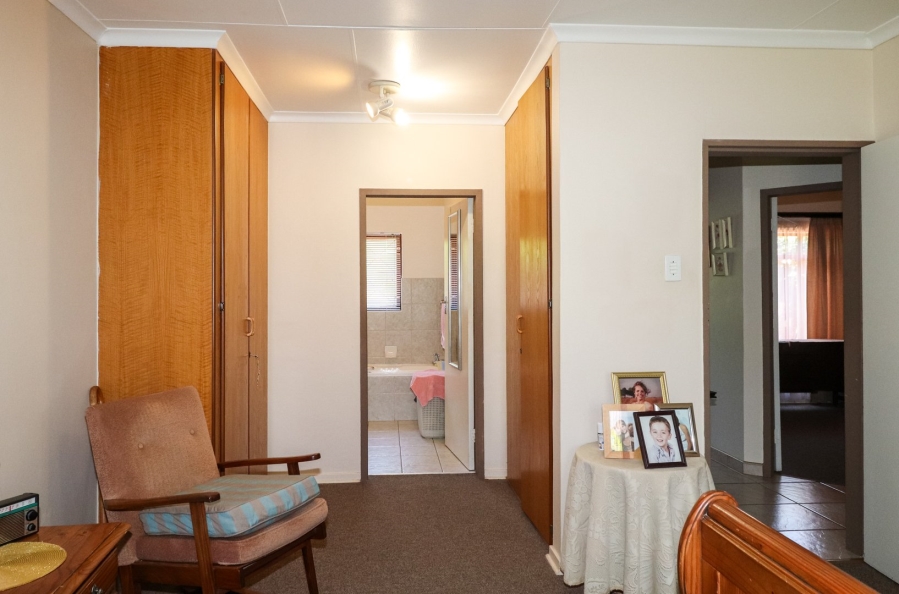 3 Bedroom Property for Sale in Flamwood North West
